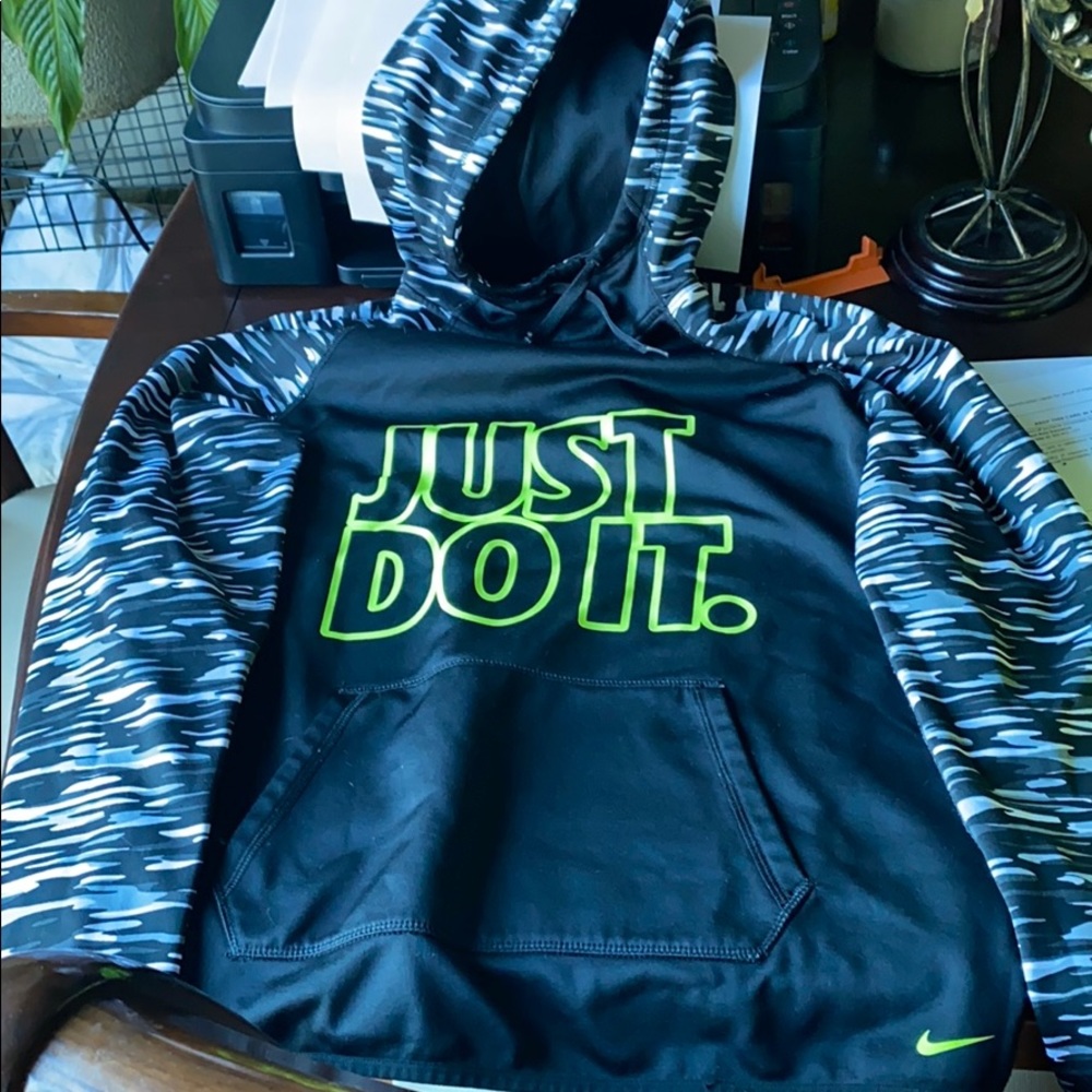 nike hoodie